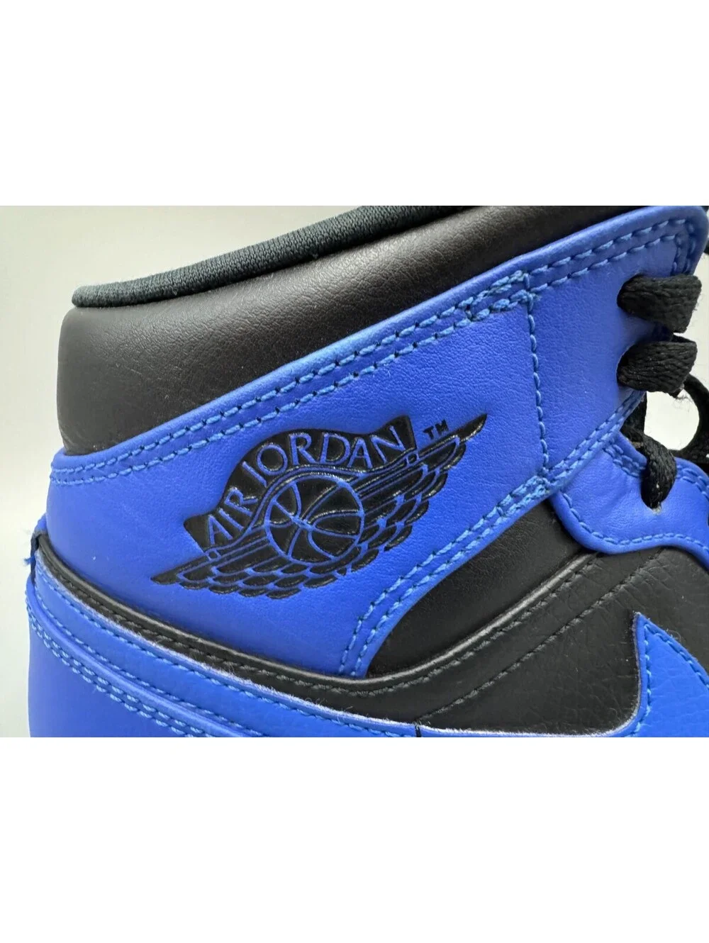 Men’s Nike Air Jordan 1 Mid Hyper Leather Sneakers, Black & Royal Blue, Size 9